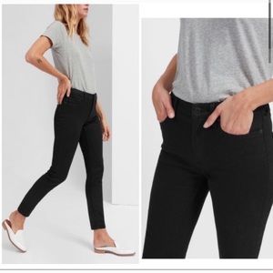 Everlane Mid Rise Regular Jean Black